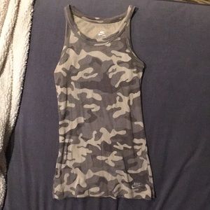Nike ribbed gray camo tank